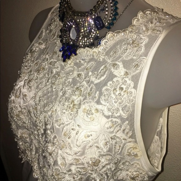 Wedding Dress - Picture 3 of 7